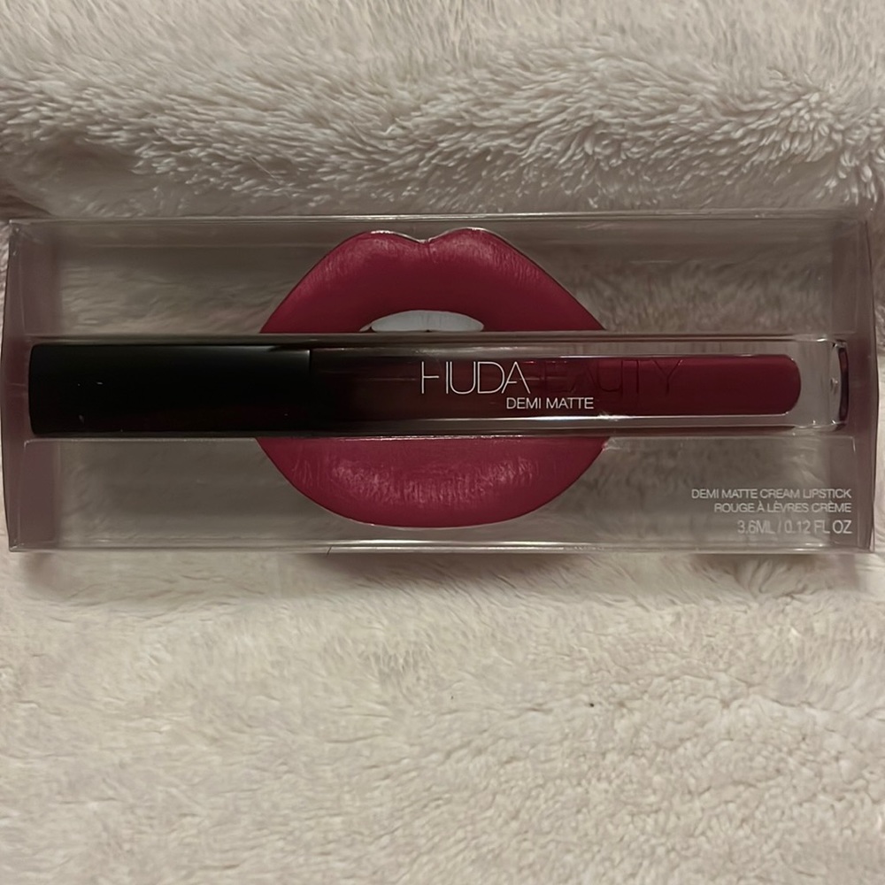 BNIB Huda Beaudy Demi Matte Cream Lipstick in Lady Boss
